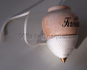 Toupie Classique En Bois Avec Cordon – Rouge – Gico 6420 – Fabrication Artisanale UE
