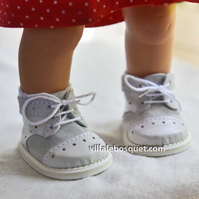 BOOTS WAGNER EN CUIR PERFORE - chaussures de poupées