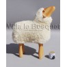 DECO MAISON AGNEAU NEZ EN L'AIR - déco-mouton en bois avec véritable toison de laine