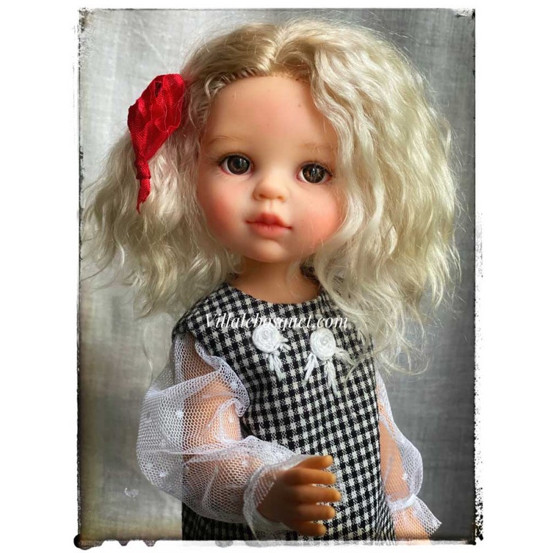 MARIKA POUPEE CUSTOMISEE PAR EUGENIA FILIPP MARIKA POUPEE CUSTOMISEE PAR EUGENIA FILIPP