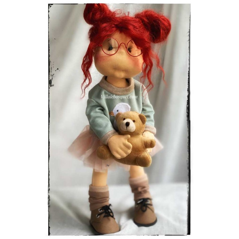 GUSIA, avec squelette de mouvement POUPEE EN TISSU DES LULLU DOLL