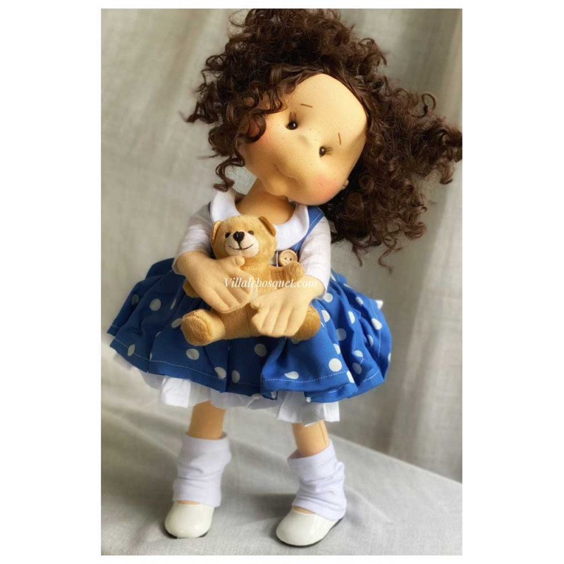 Lullu Dolls, Poupées à jouer en tissu de qualité supérieure, fabriquée à la main en Pologne. Lullu Dolls, Poupées à jouer en tissu de qualité supérieure, fabriquée à la main en Pologne.