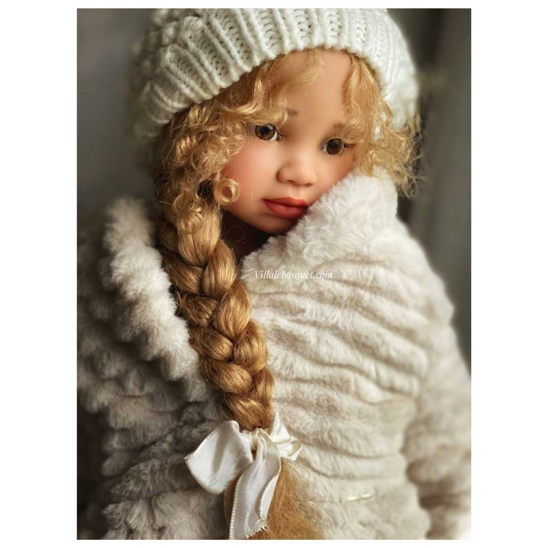 Les sublimes poupées uniques d'Angela Sutter sont à la villalebosquet.com !