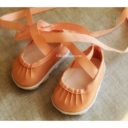 Belles chaussures pour les poupées par Götz.