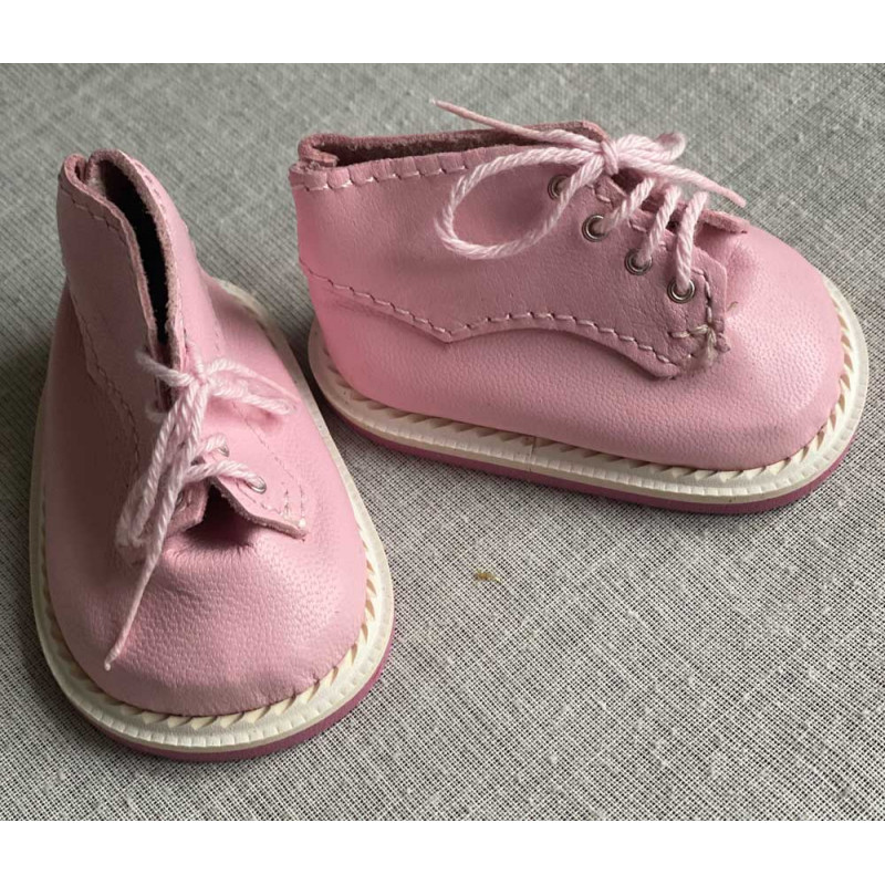 BOOTS WAGNER EN CUIR PERFORE - chaussures de poupées