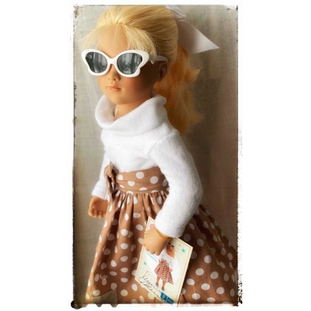 Nous vous proposons des poupées à jouer de la maison de tradition Française Petitcollin en édition limitée.