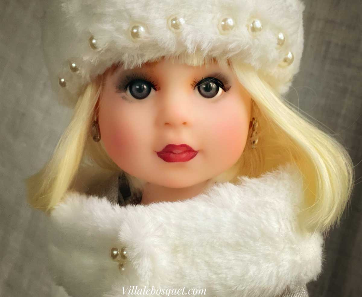 Wonderful customised dolls by Sandrine Rondeau in Haute Couture dresses !