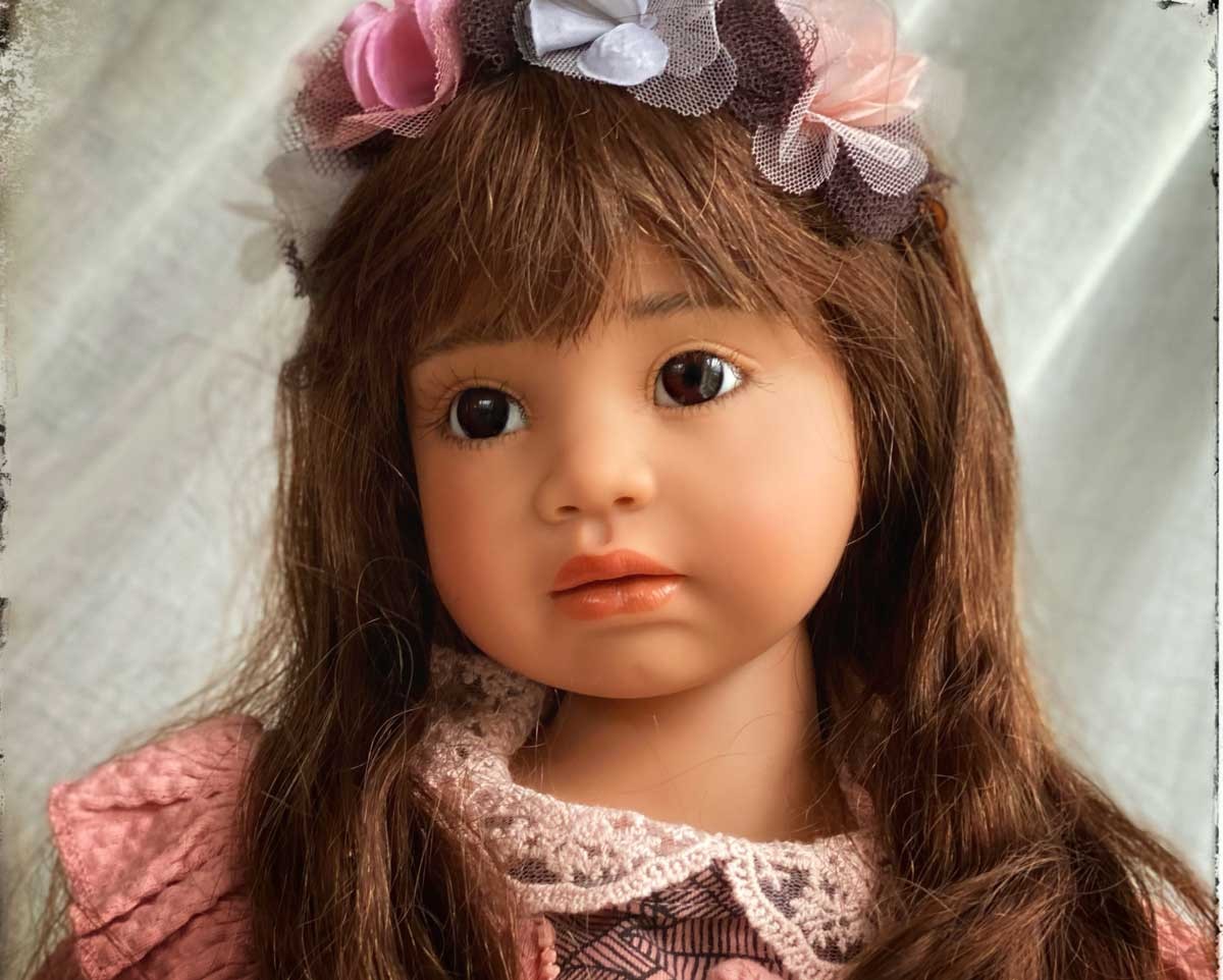 Les superbes poupées d'Angela Sutter sont sur notre site!
