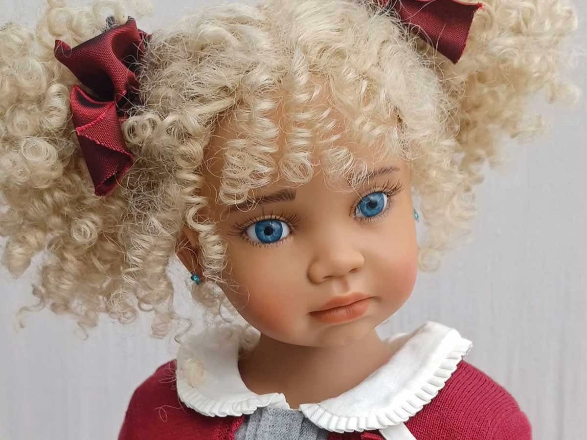 Les superbes poupées d'Angela Sutter sont sur notre site!